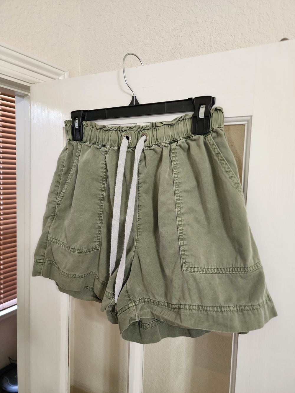 Aerie Olive Green Woven Pull On Utility Shorts Cotton Size S - Picture 2 of 11
